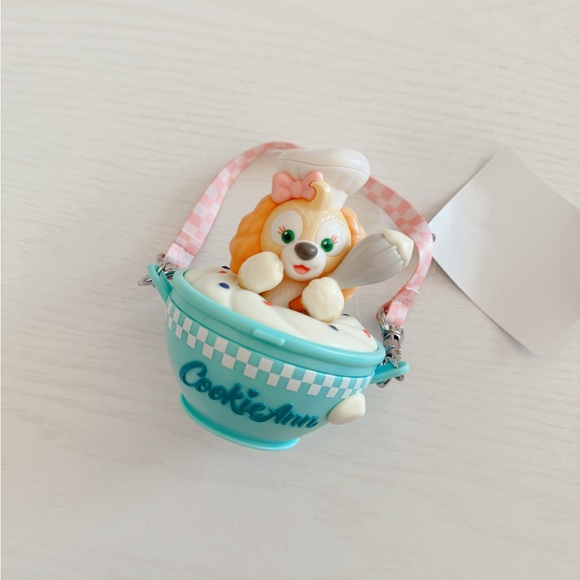 Tokyo Disney Cookie Ann candy dispenser - Picture 1 of 4